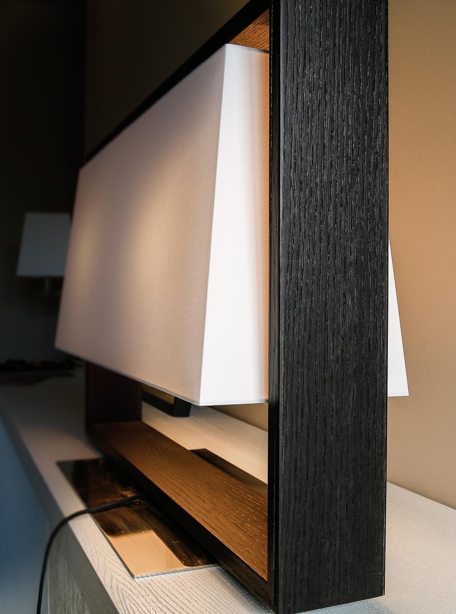 Oak table lamp | Frame by Contardi