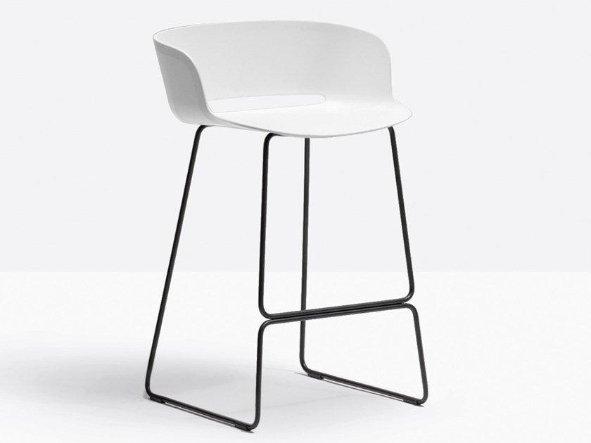 High sled base polypropylene stool | Babila 2747 by Pedrali