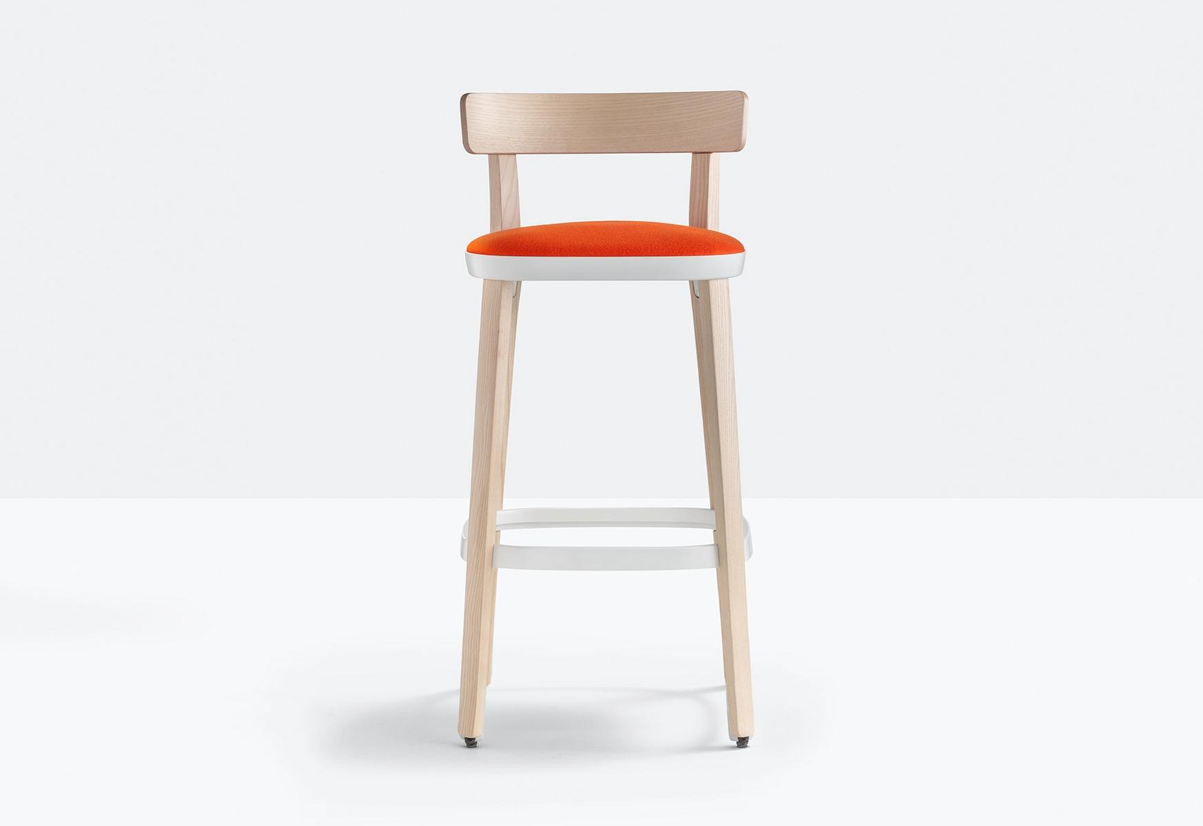 High ash stool with integrated cushion | Folk 2946 by Pedrali