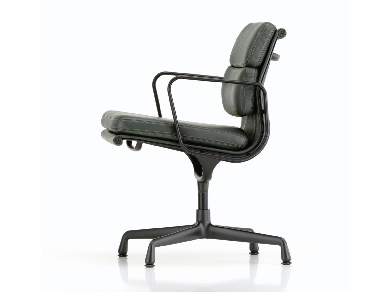 Swivel leather chair with 4-spoke base with armrests | Soft Pad Ea 208 by Vitra