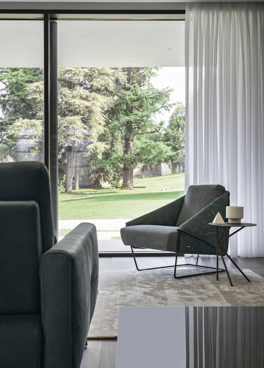 Armchair with armrests | Gioia by Nicoline