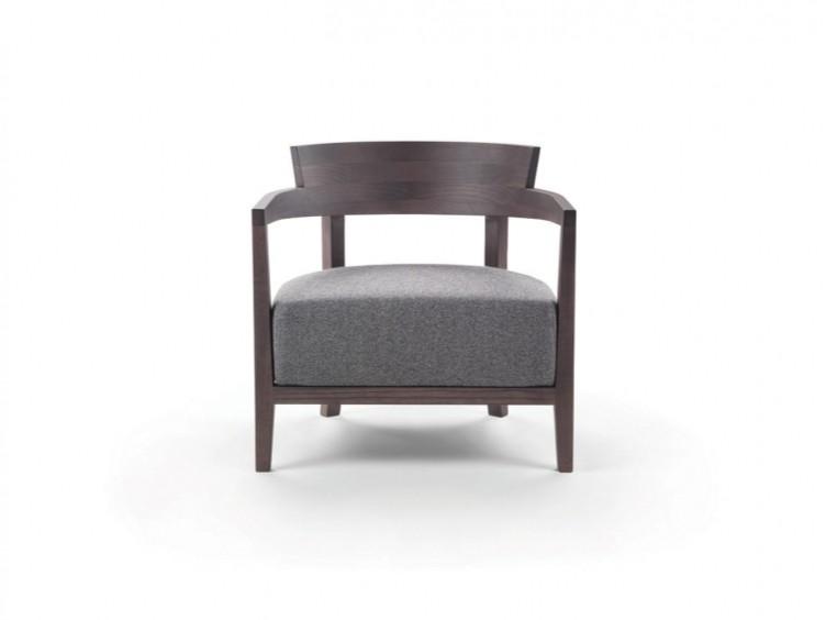 Wooden easy chair with armrests | Jenny by Flexform