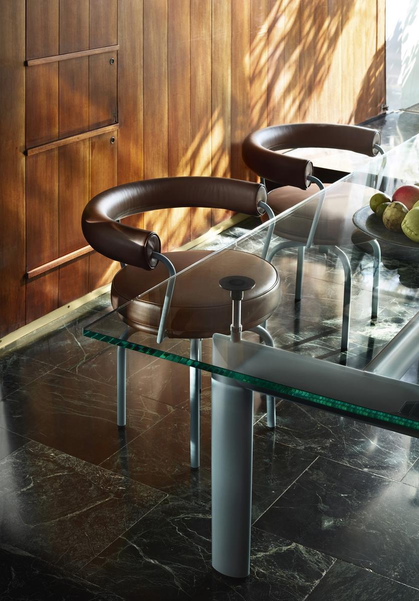 Height-adjustable table | Lc6 by Cassina