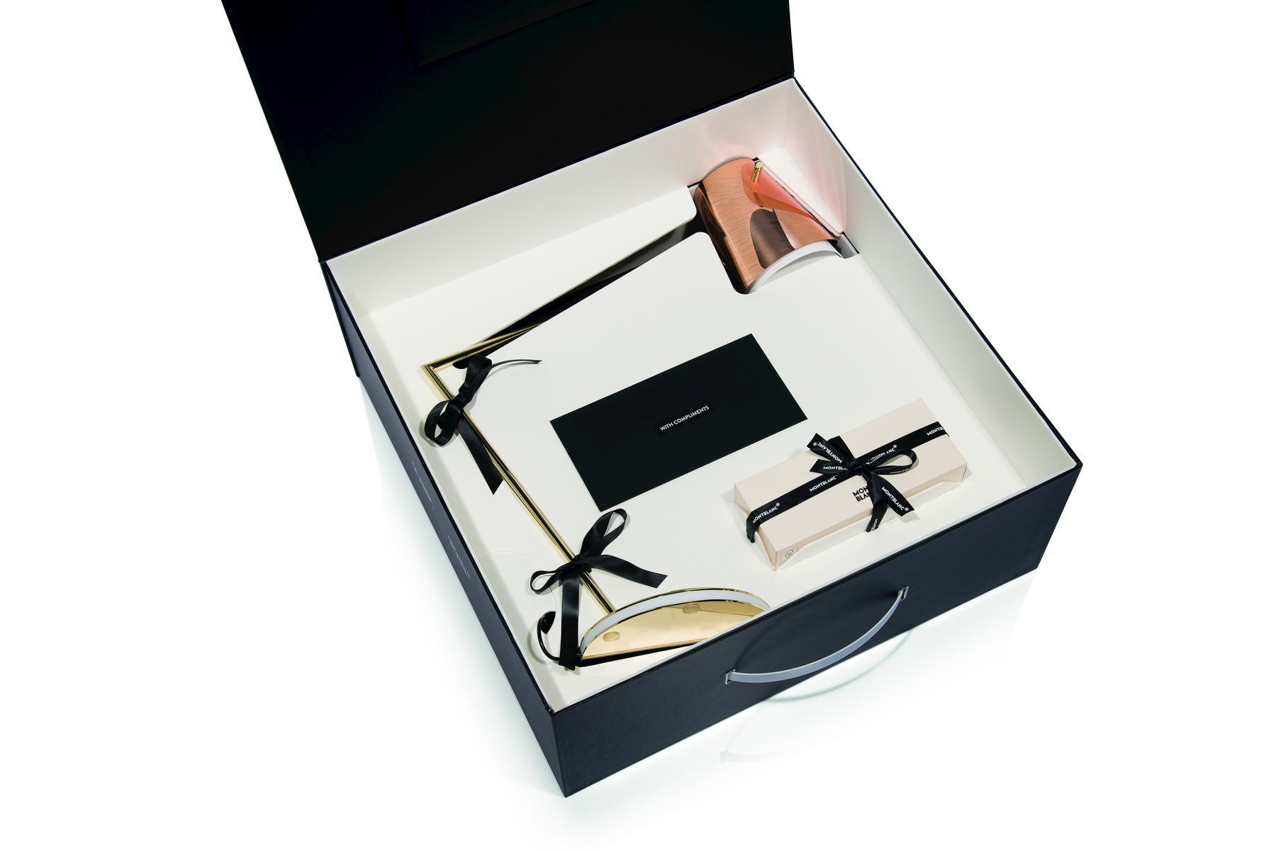 LED Lentiflex® and brass desk lamp | Overlay by Slamp