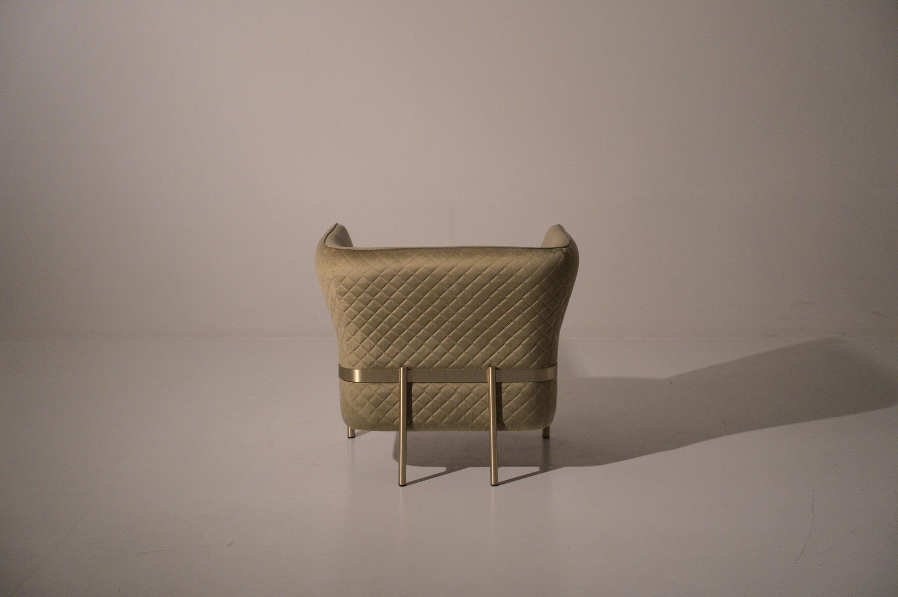 Fabric armchair with armrests | Universal by Mantellassi 1926