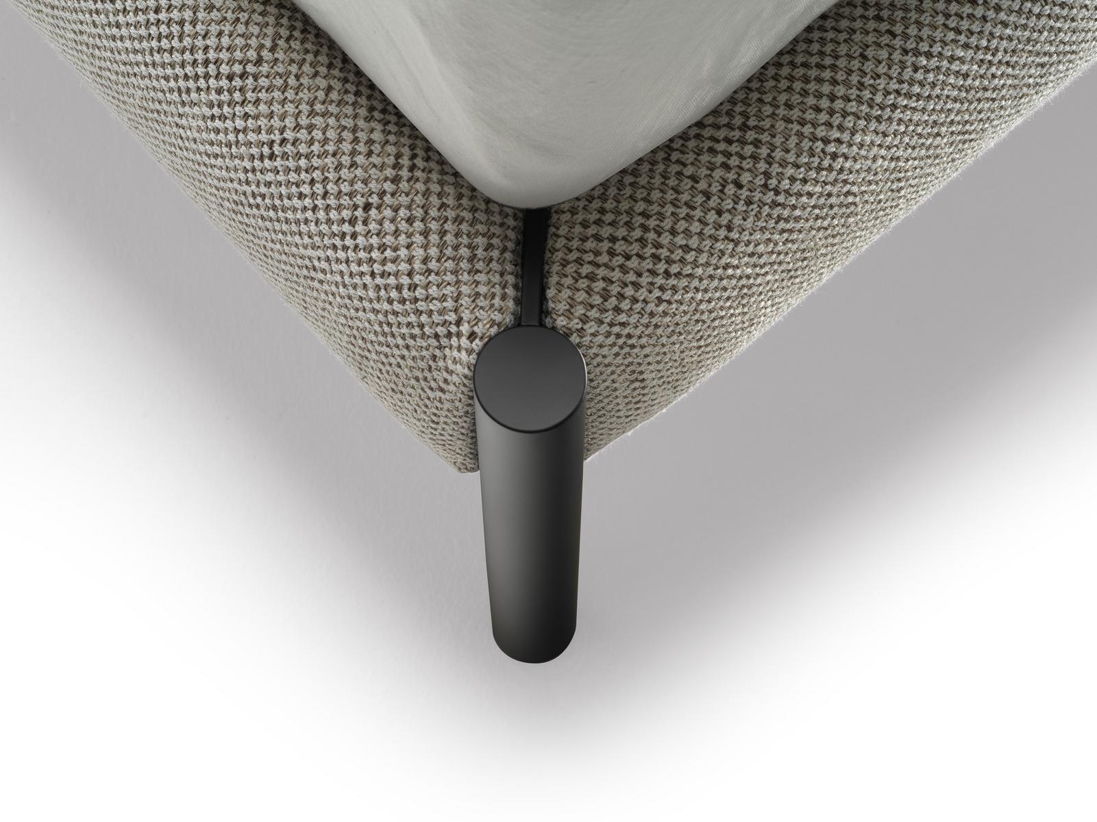 Double bed with upholstered headboard | Ricordi by Zanotta