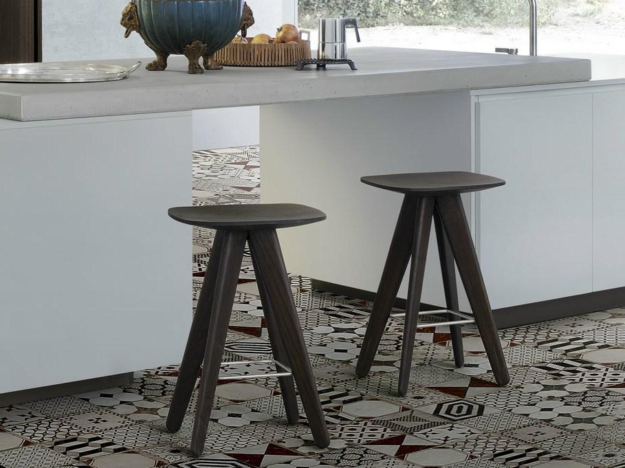 Wooden stool / coffee table | Ics by Poliform