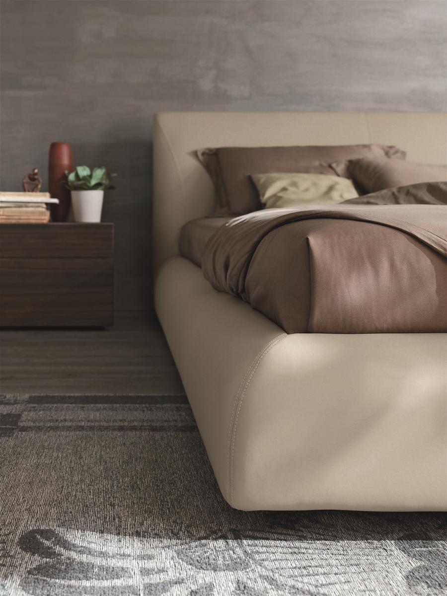 Upholstered leather double bed | Eros by Tomasella