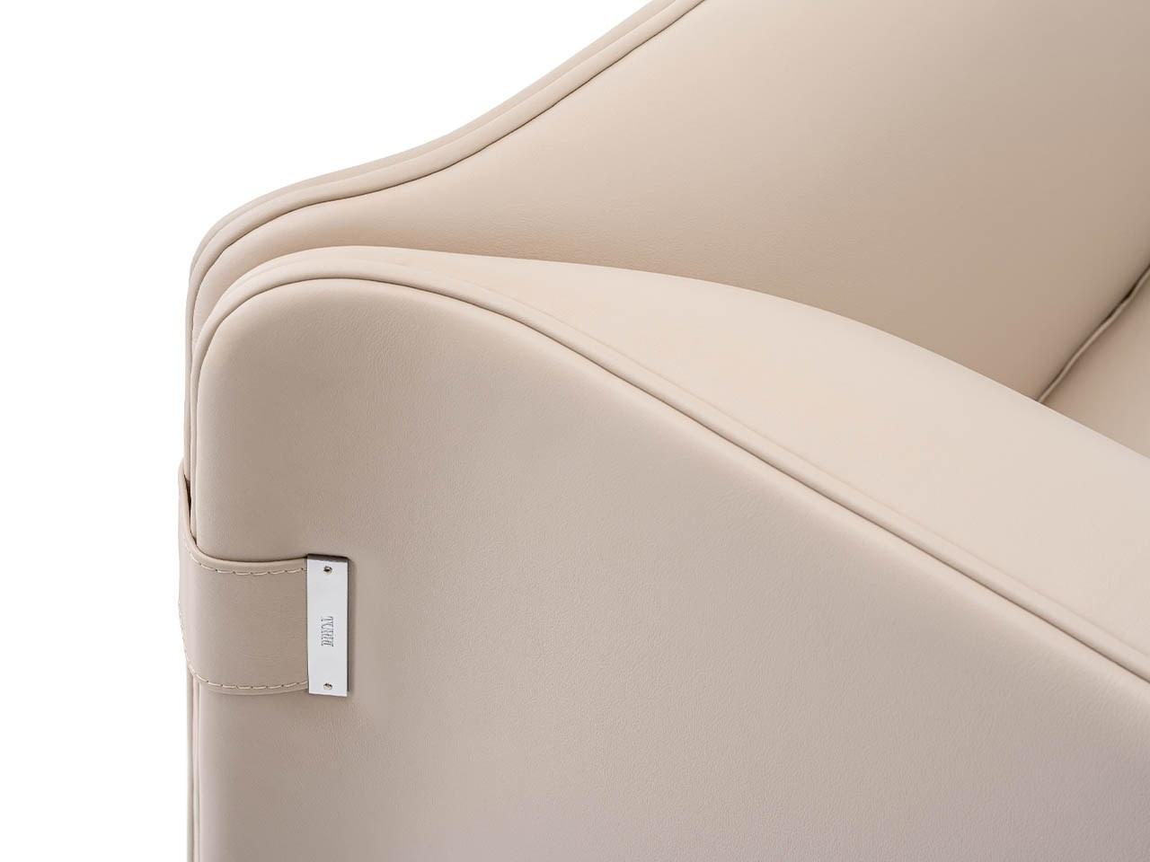 Armchair with armrests | Blossom by Turri