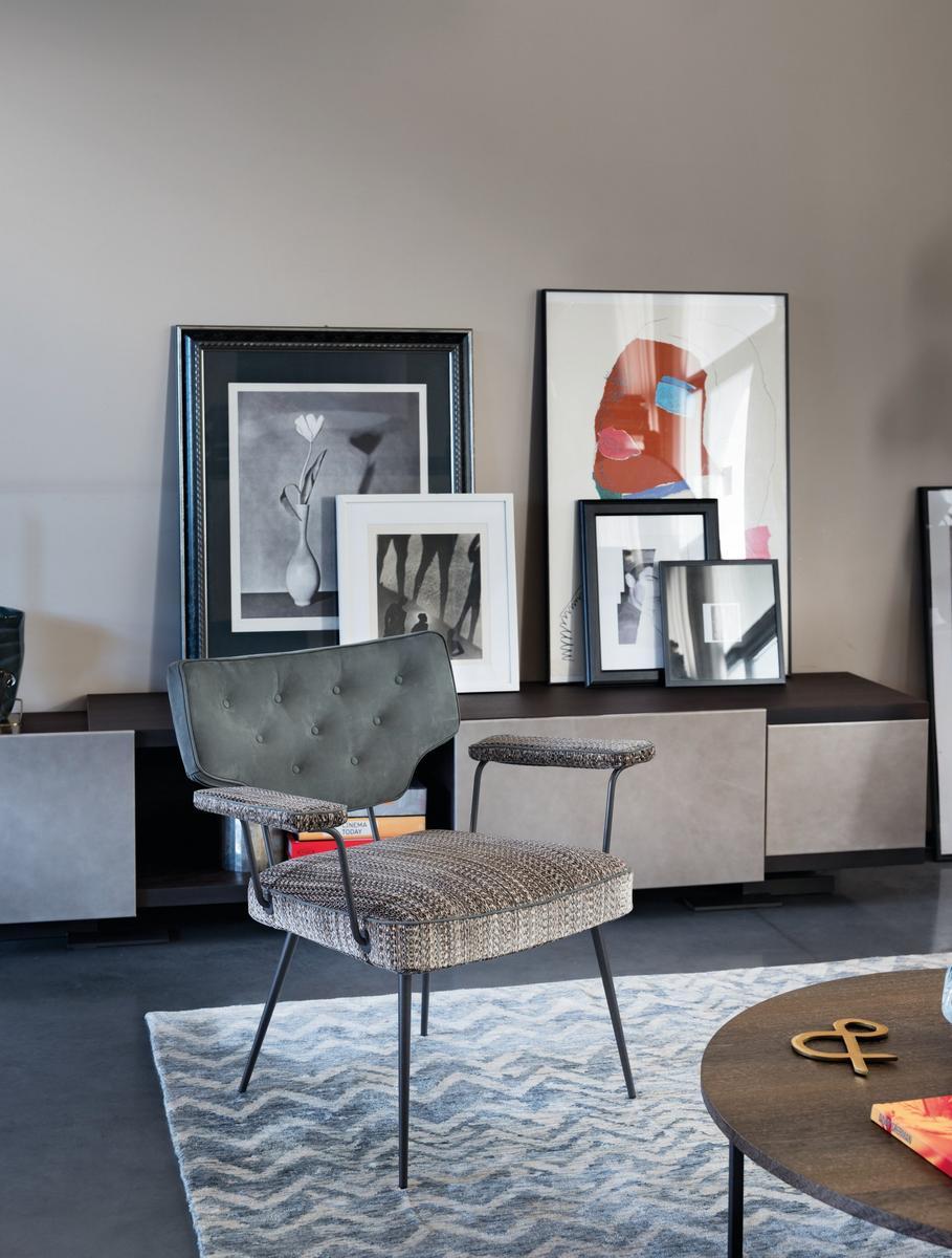 Upholstered chair with armrests | Twiggy by Arketipo