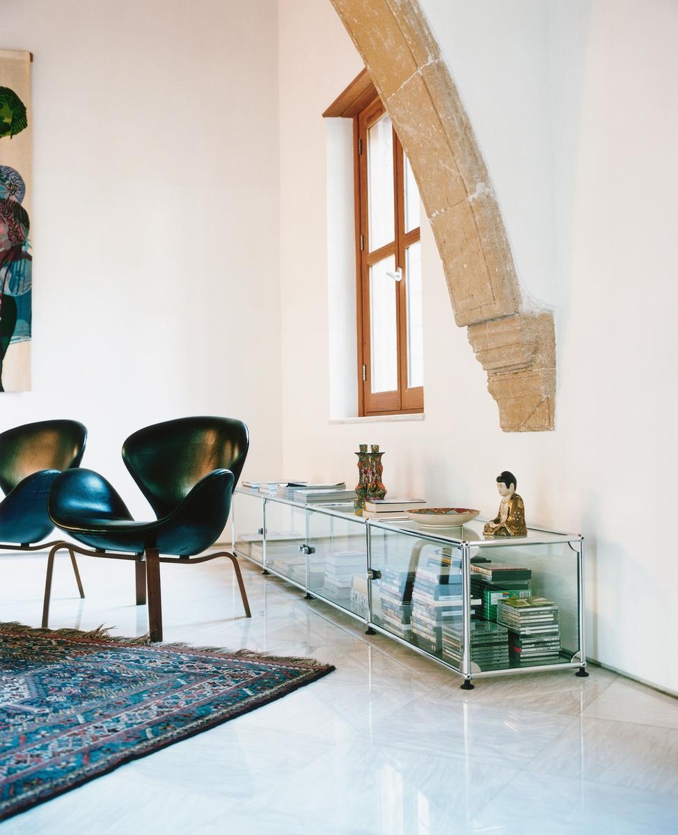 Sectional glass and steel bookcase | Haller Glas Shelving And Showcases by USM
