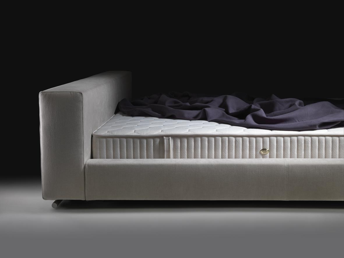 Fabric double bed with removable cover | Groundpiece by Flexform
