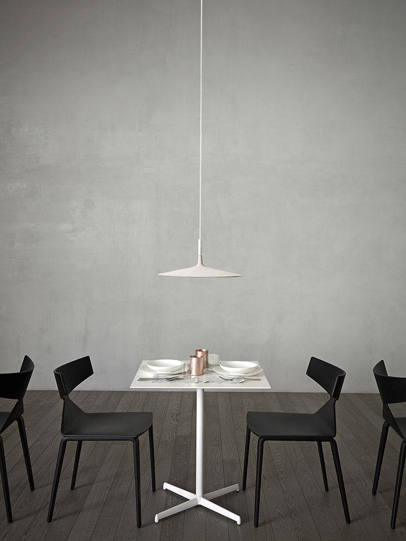 Concrete pendant lamp | Aplomb by Foscarini