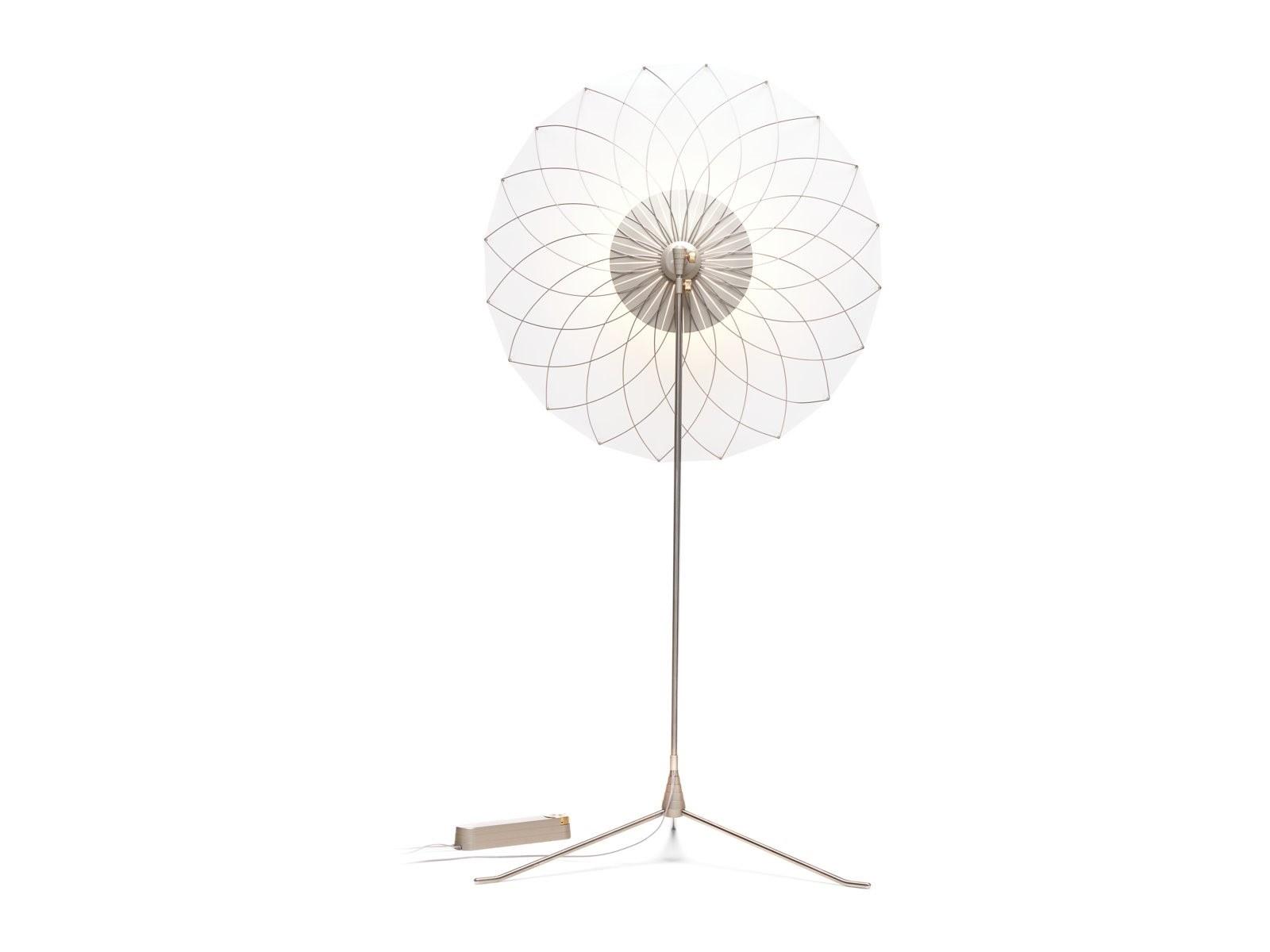 Metal floor lamp | Filigree by Moooi