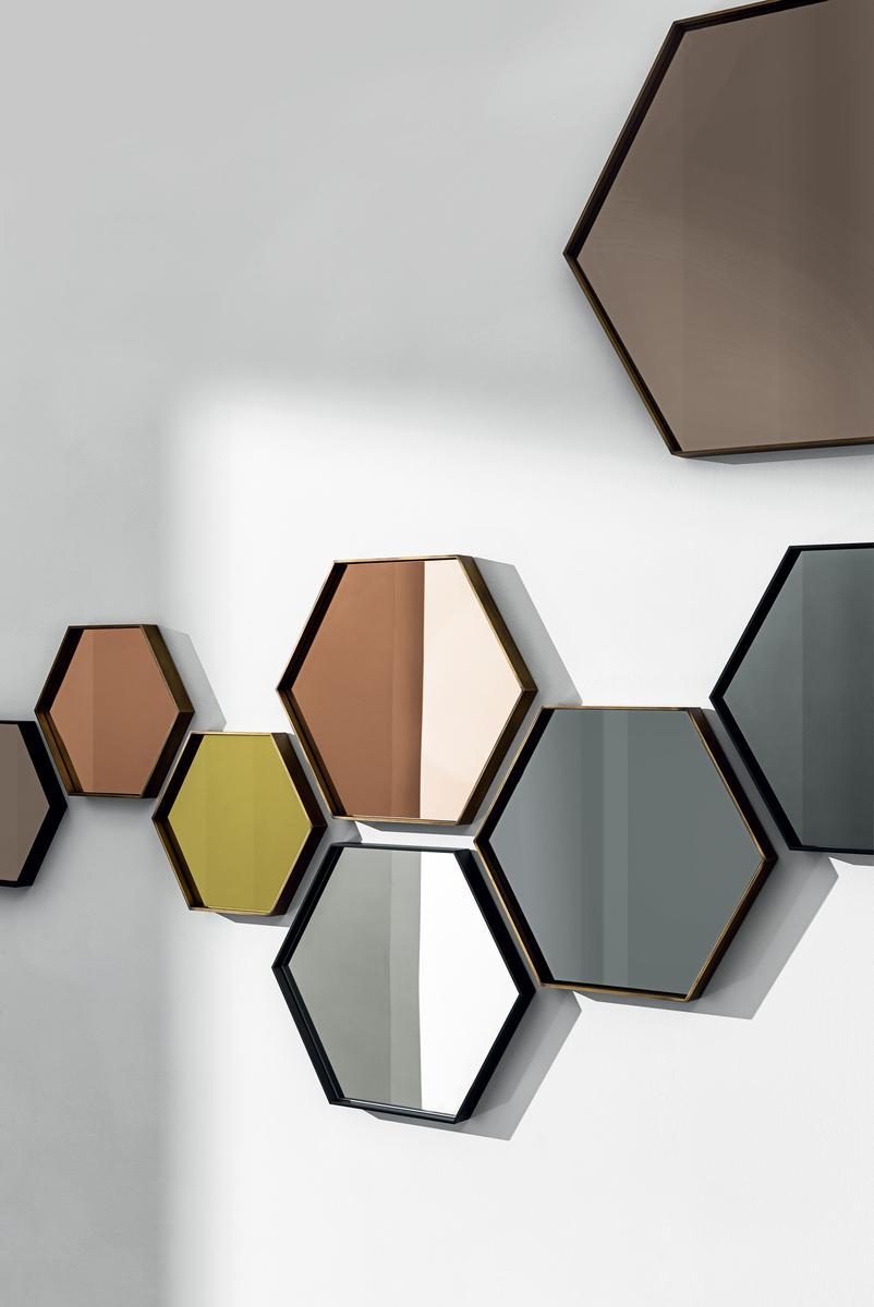 Wall-mounted mirror | Visual Hexagonal by Sovet