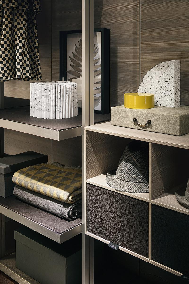 Sectional custom walk-in wardrobe | Hangar by Lema