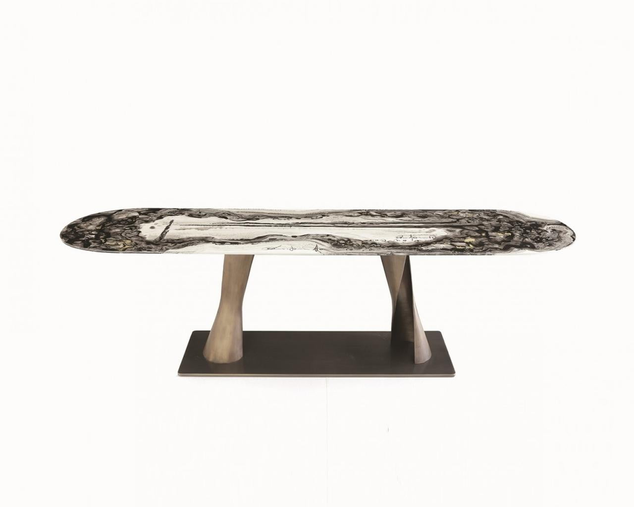 Marble table in a luxury style | Rea by Rugiano
