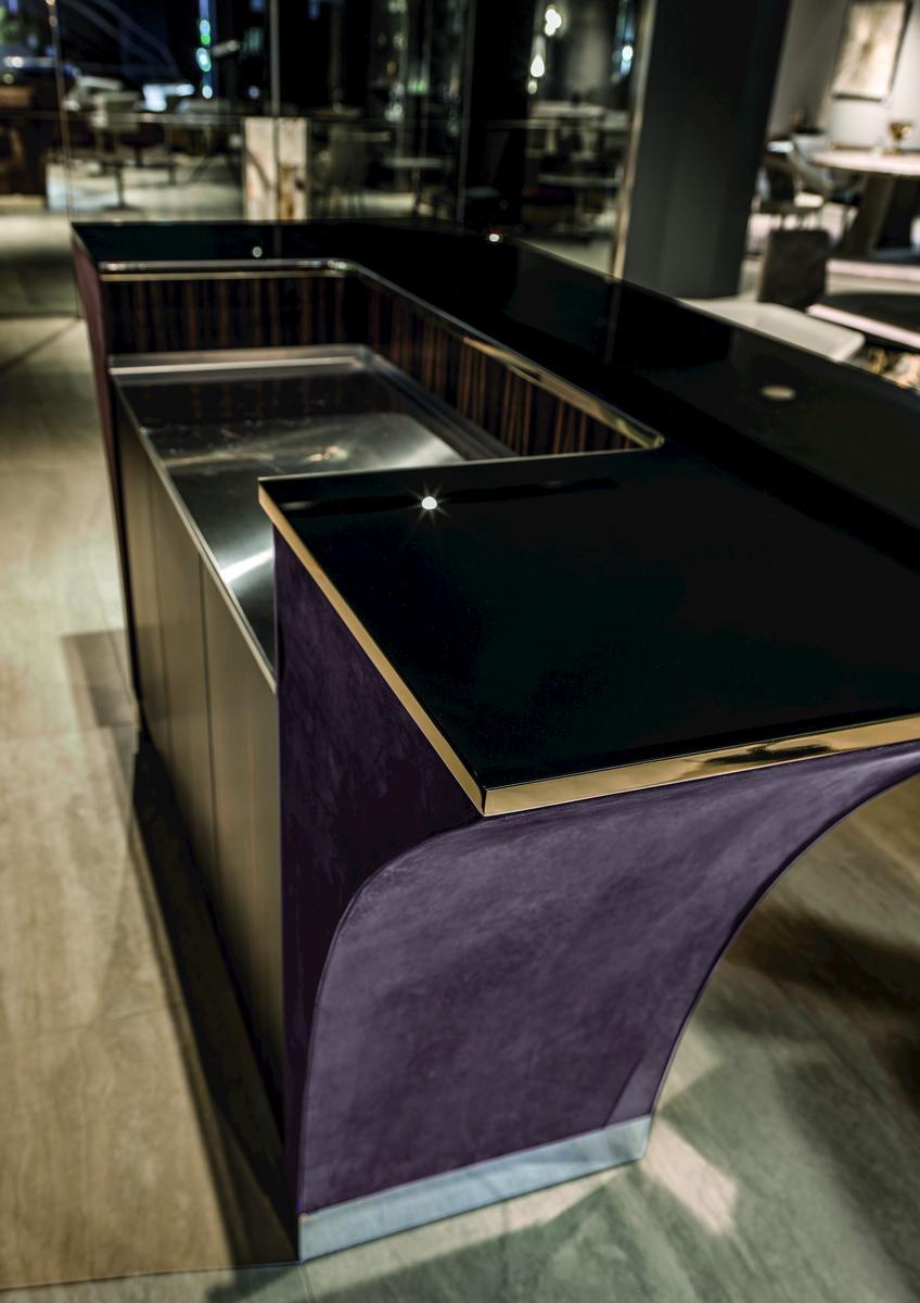 Leather bar cabinet | Grandelon by Longhi