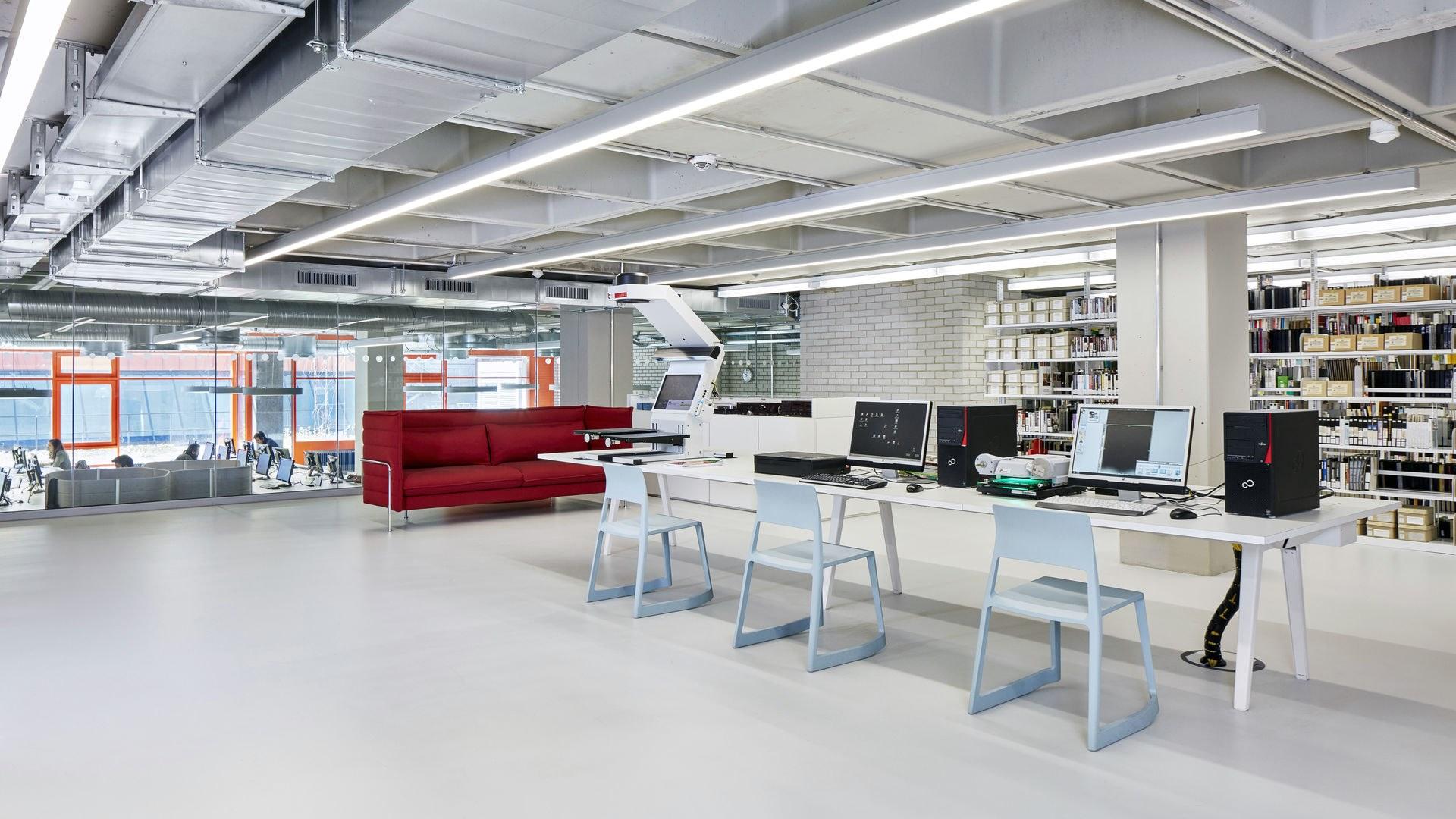 3 seater fabric sofa | Alcove by Vitra