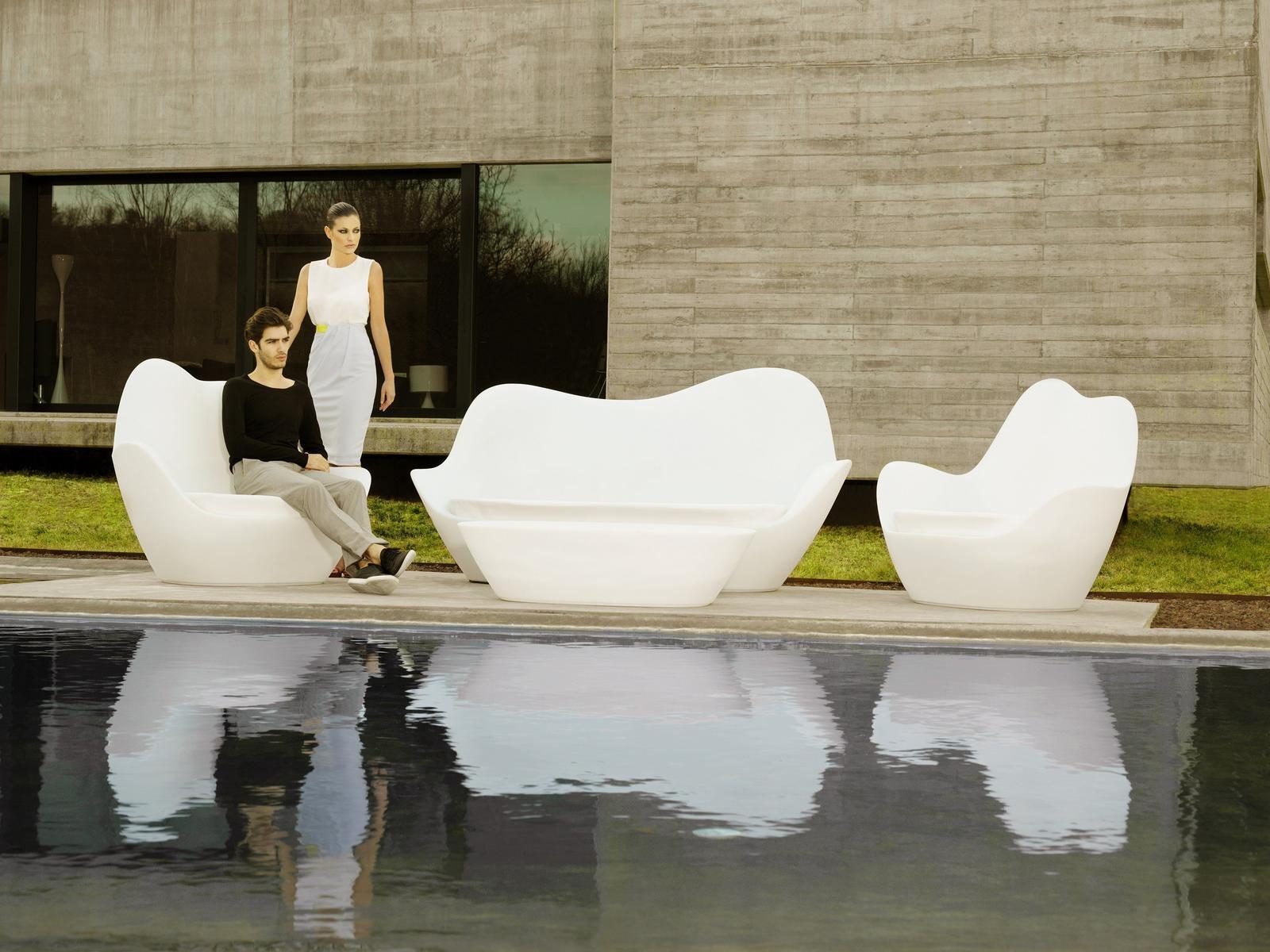 Garden sofa with light | Sabinas by Vondom
