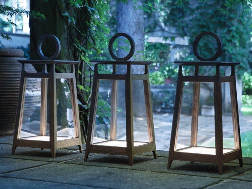 Walnut floor lamp | Amarcord by Porada