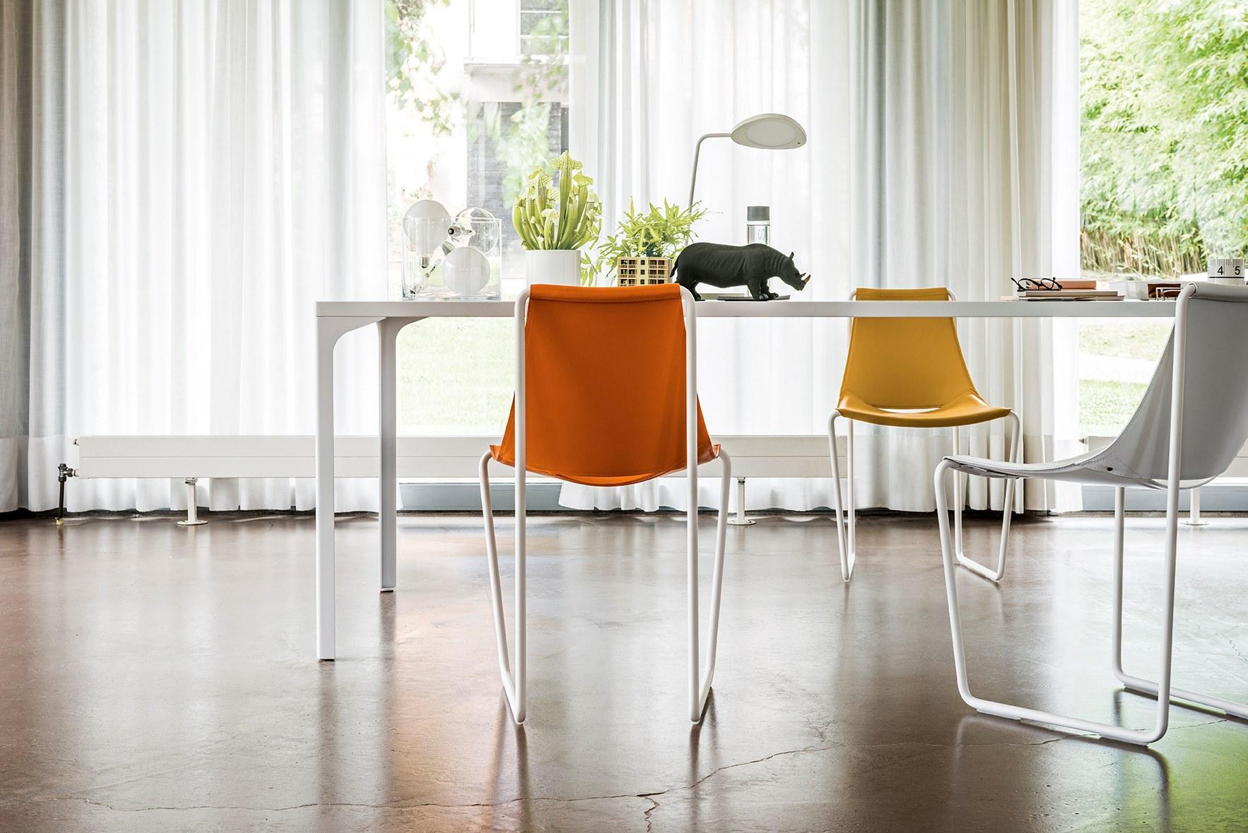 Sled base tanned leather restaurant chair | Apelle S by Midj