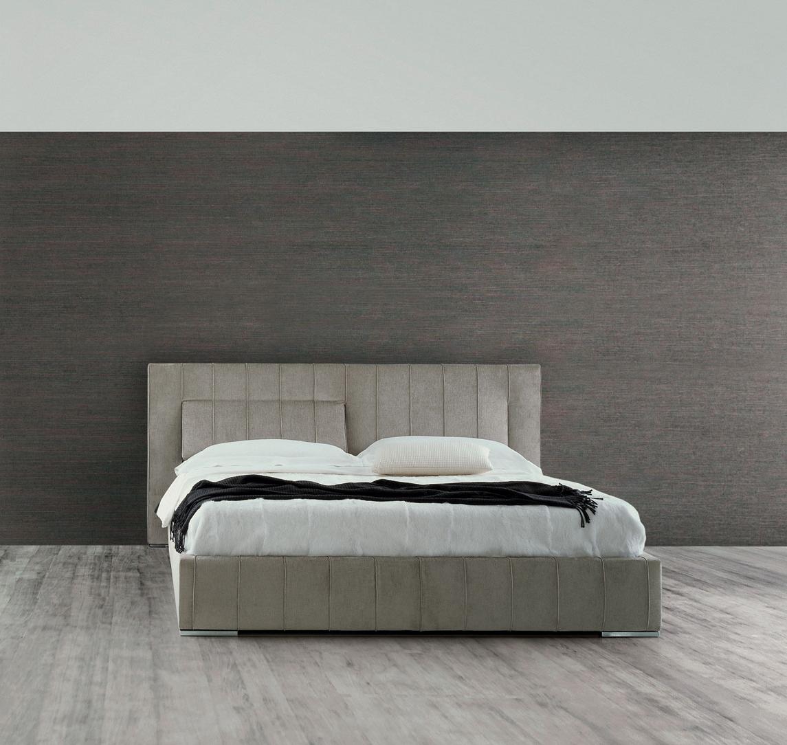 Fabric storage bed | High-wave by Molteni