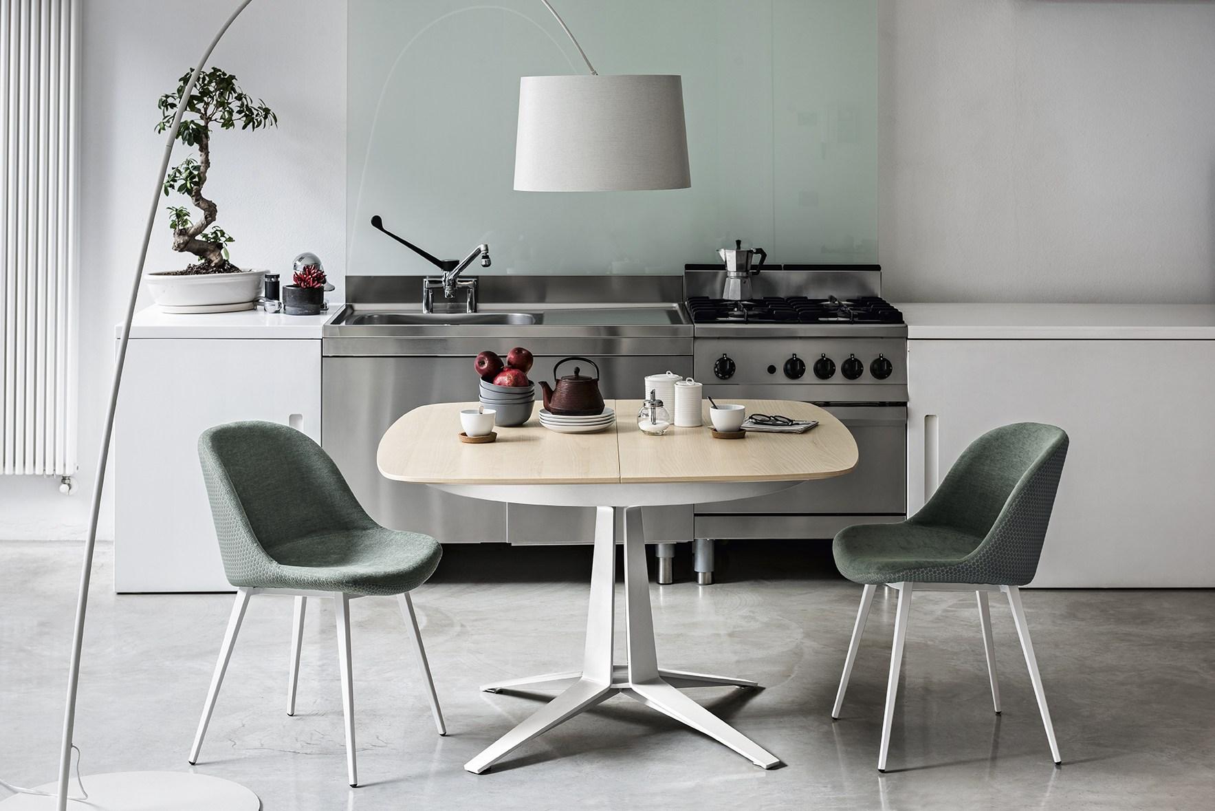 Contemporary style upholstered metal restaurant chair | Sonny S-q by Midj