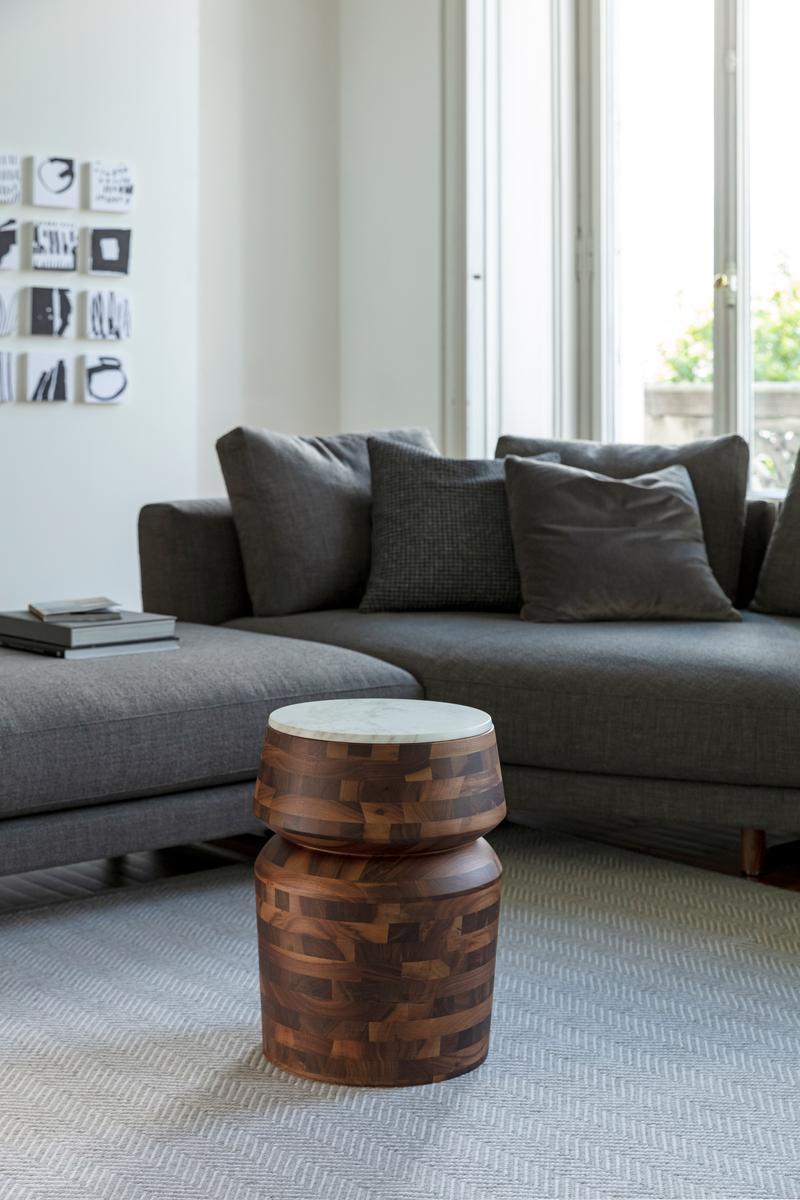 Round canaletta walnut coffee table and marble top | Bouchon by Porada