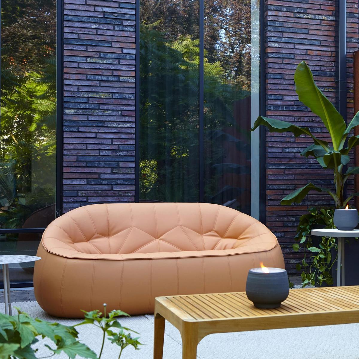 2 seater fabric garden sofa | Ottoman by Ligne Roset