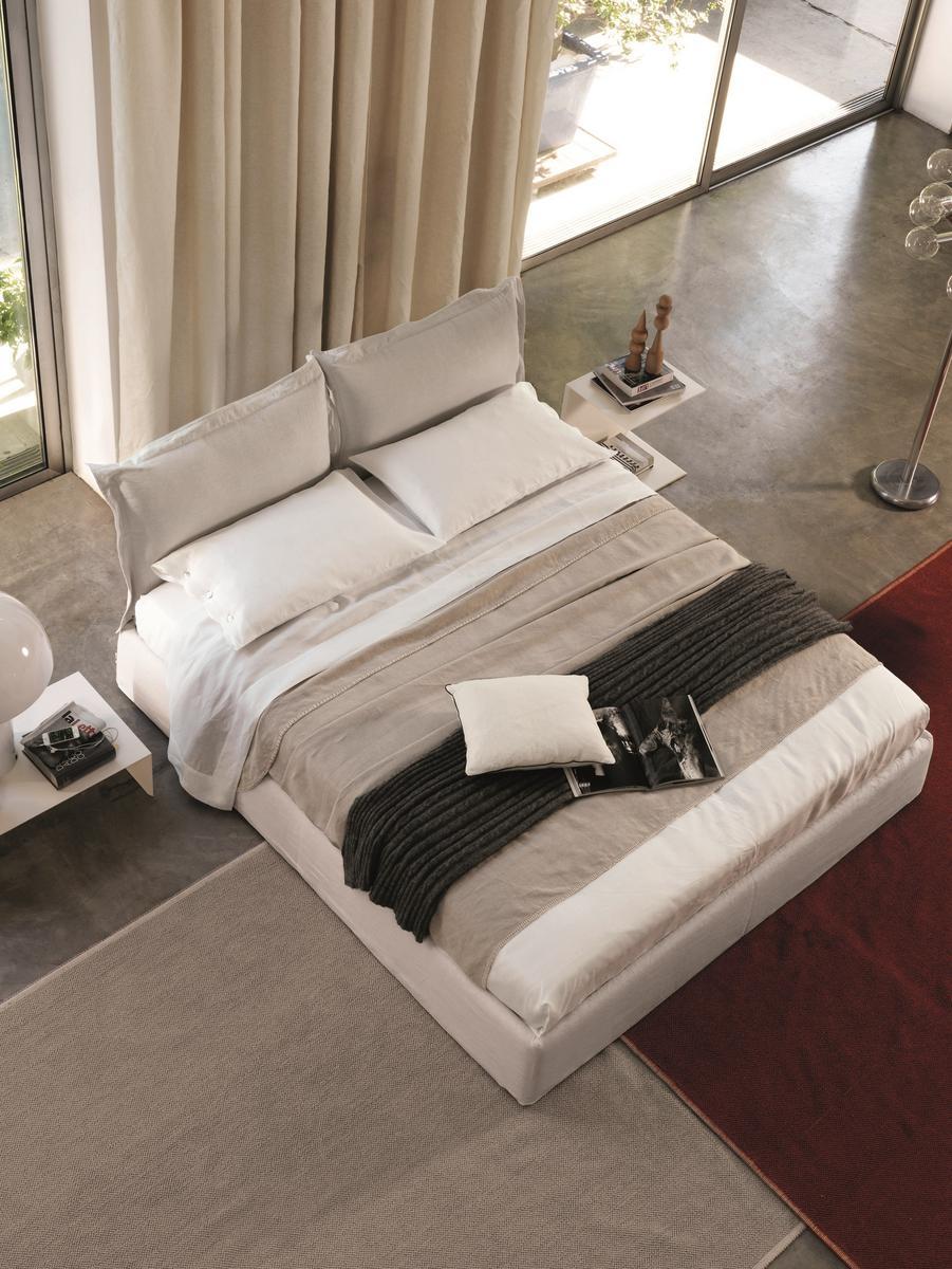 Storage bed | Vanity by Desiree