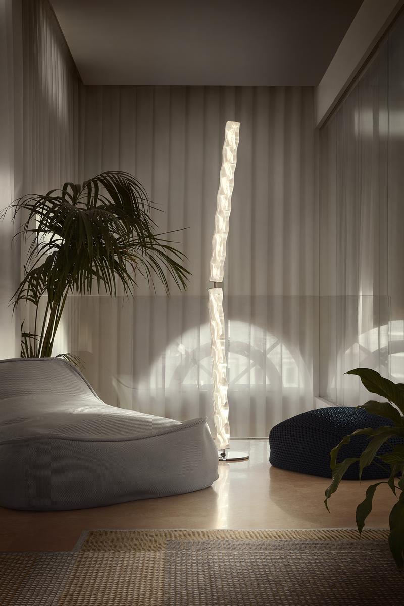 LED Lentiflex® floor lamp | Hugo by Slamp