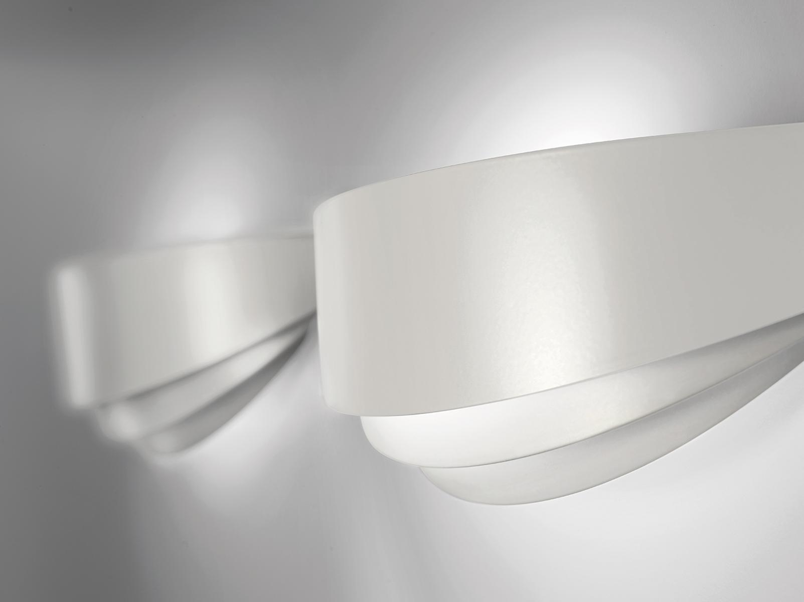 Halogen chrome plated wall light | Uriel by Axolight