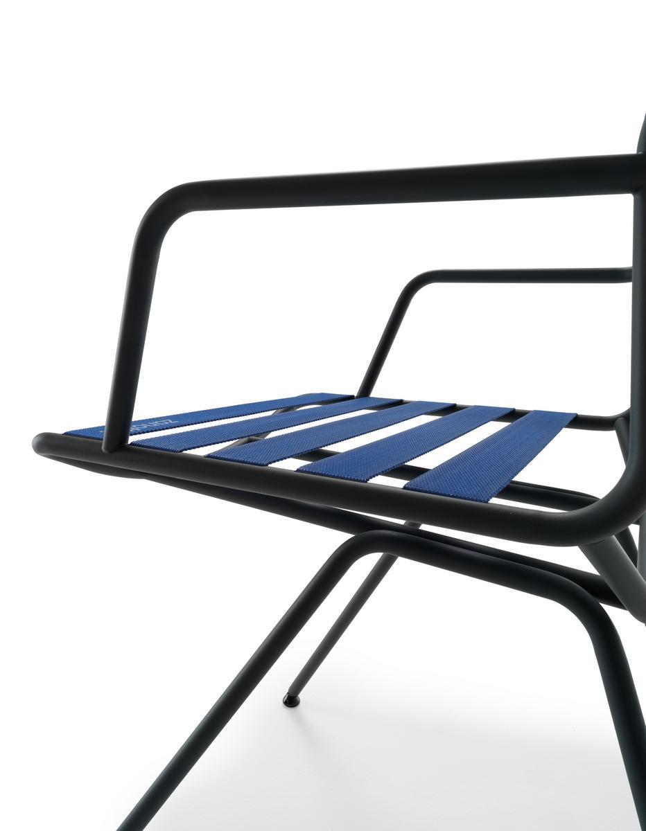 Steel chair with armrests | Dan 2058 by Zanotta