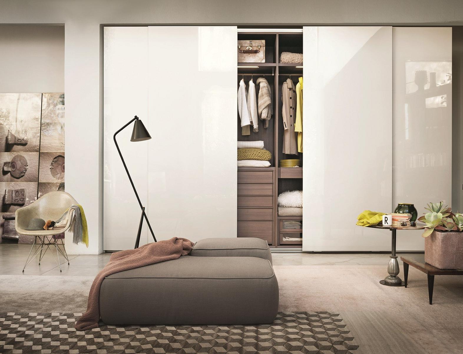 Wardrobe with sliding doors custom | Prima by Lema