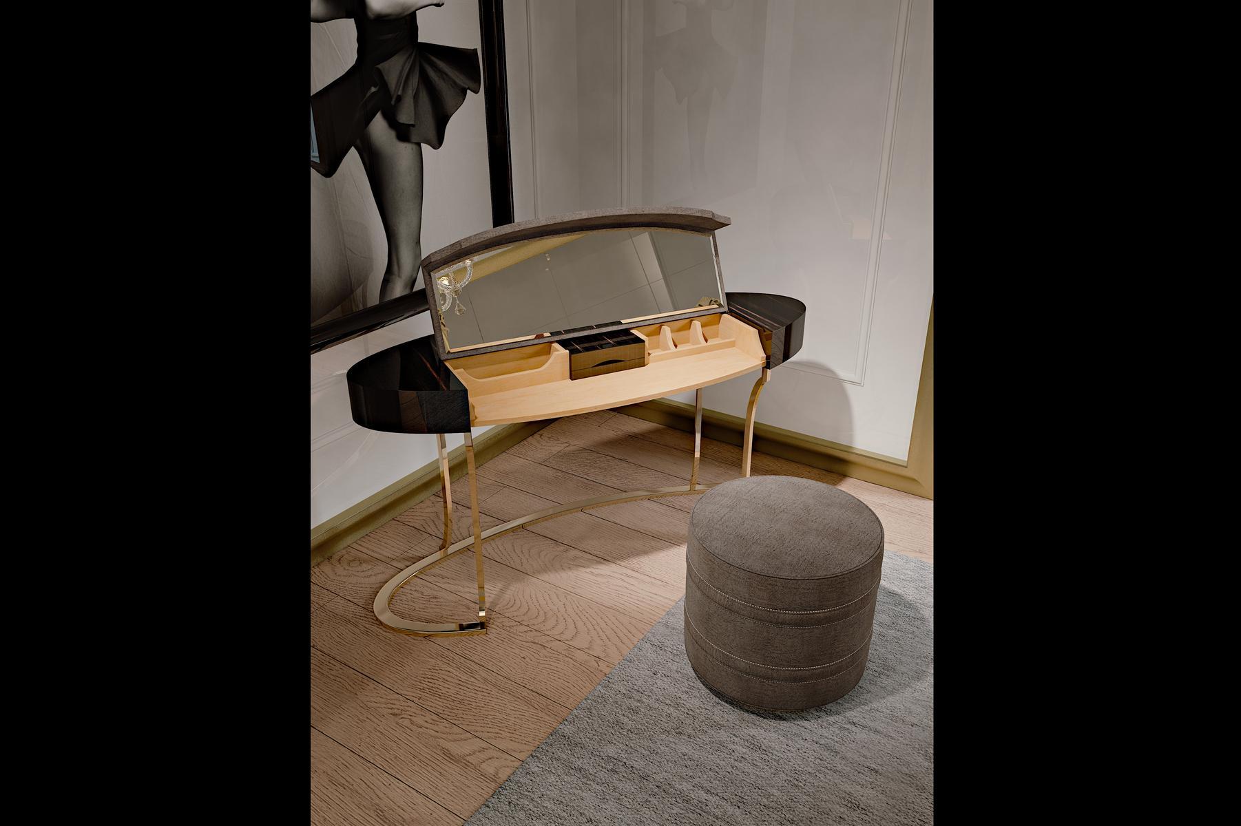 Ebony dressing table | Hotel De Ville by Ezio Bellotti