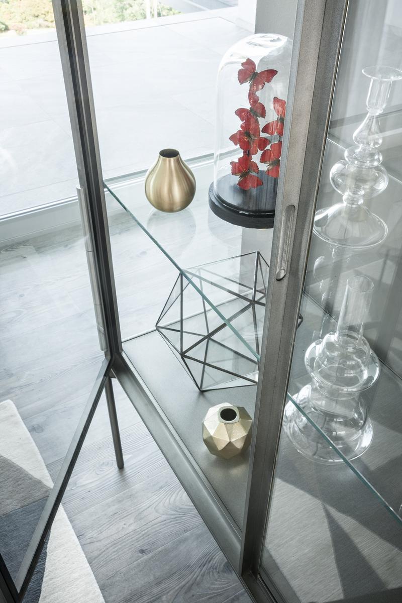 Glass and aluminium display cabinet | Galerist by Lema