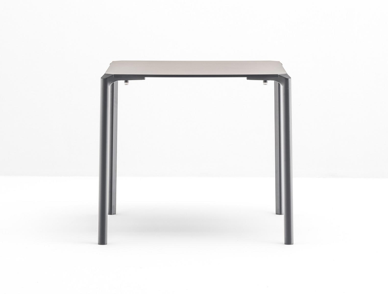 Stackable square aluminium table | Jump Tj4 by Pedrali