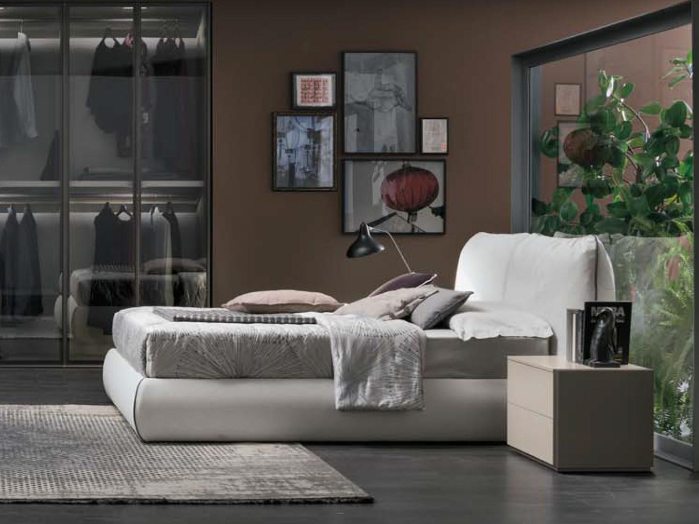 Upholstered leather double bed | Sogno by Tomasella