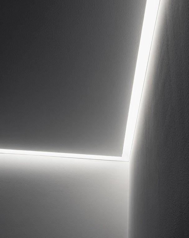 Linear lighting profile | Manhattan by Panzeri
