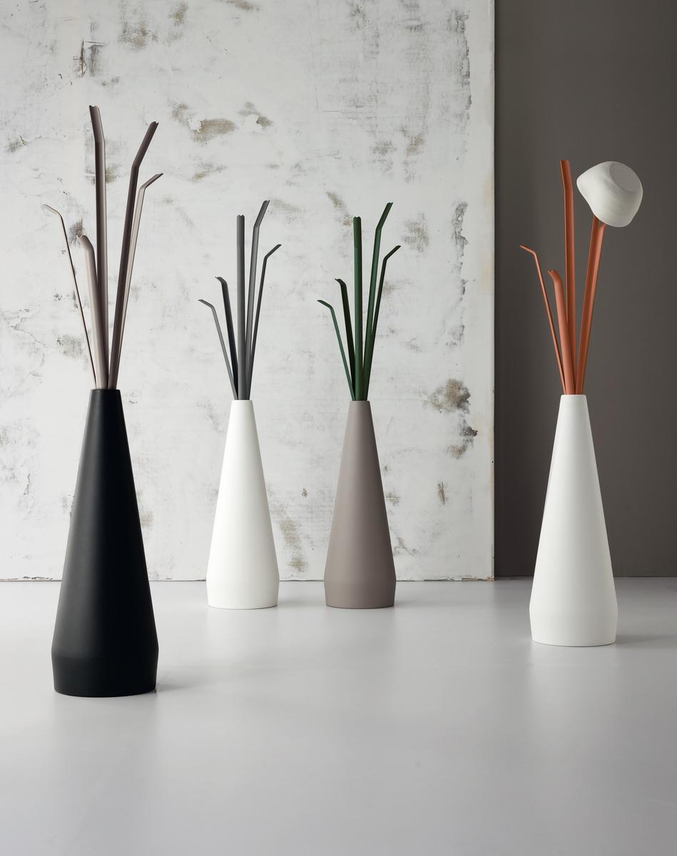 Polyethylene floor lamp / coat rack | Kadou by Bonaldo