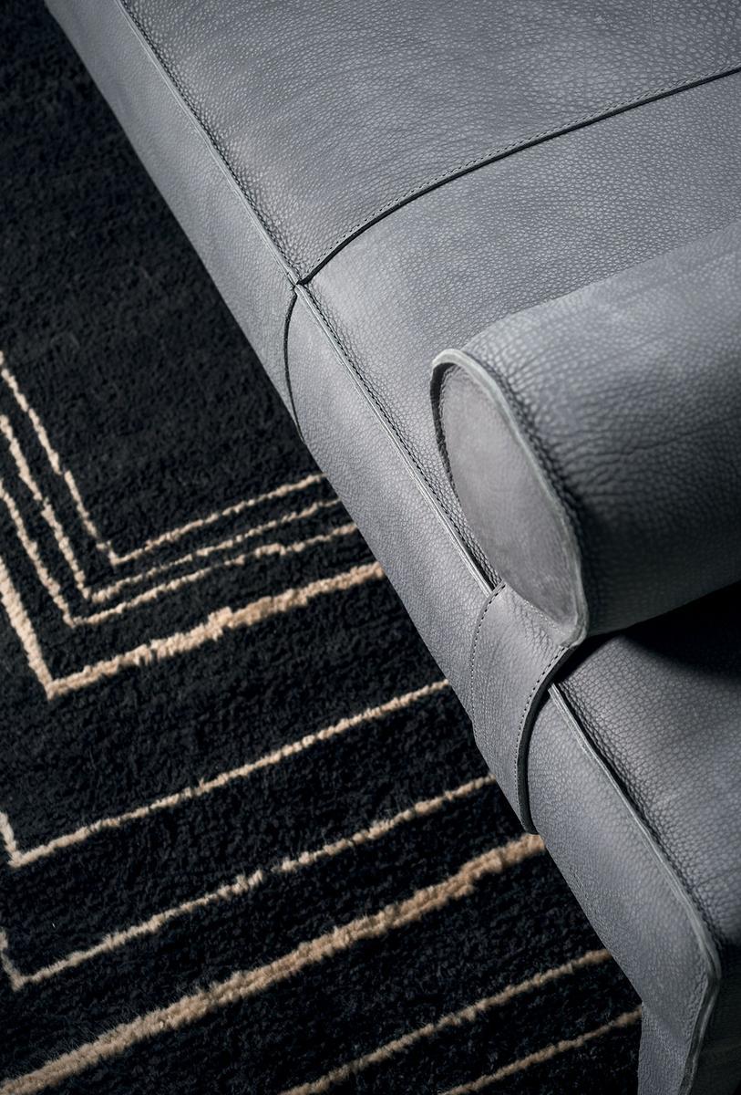 Leather day bed | Freud by Baxter