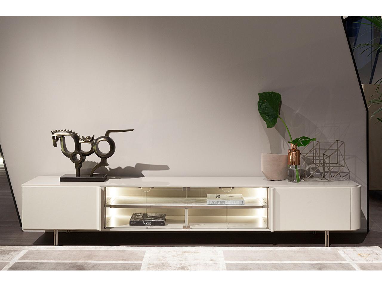Lacquered wooden TV cabinet with leather doors | Zero by Turri