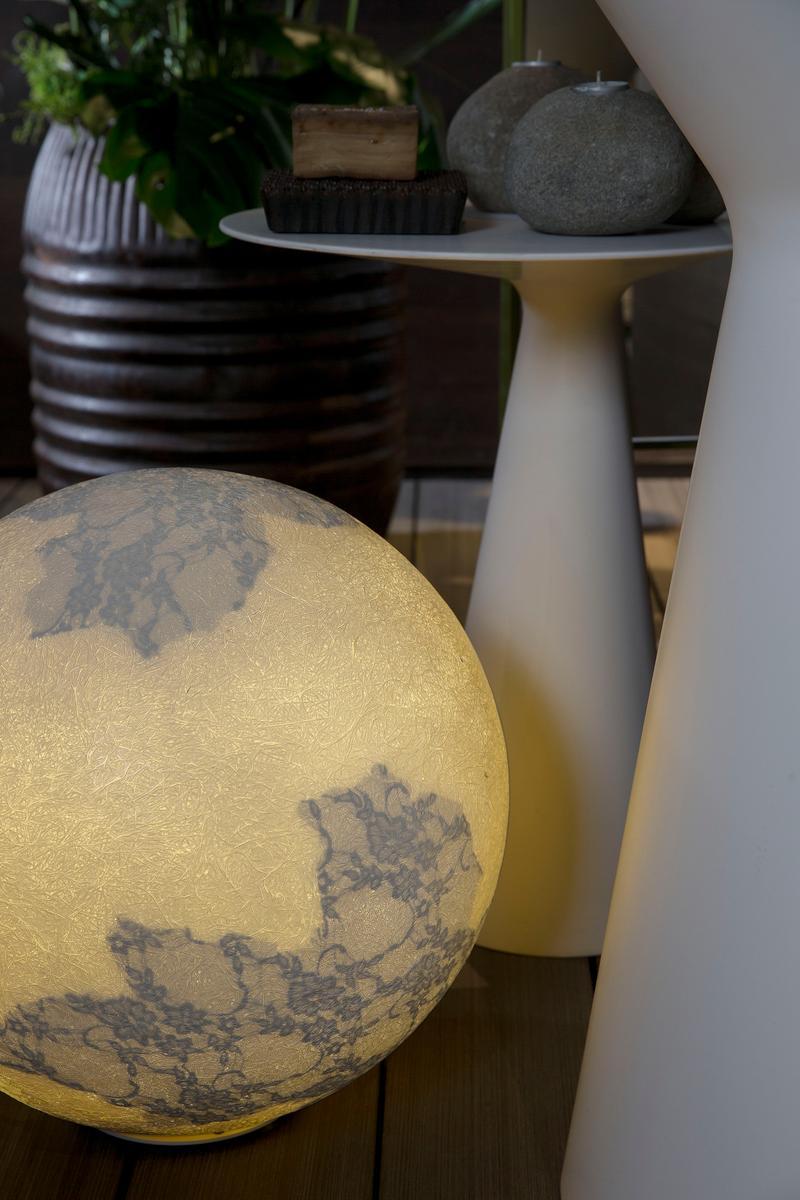 Fiberglass floor lamp | Ululì - Ululà by Karman