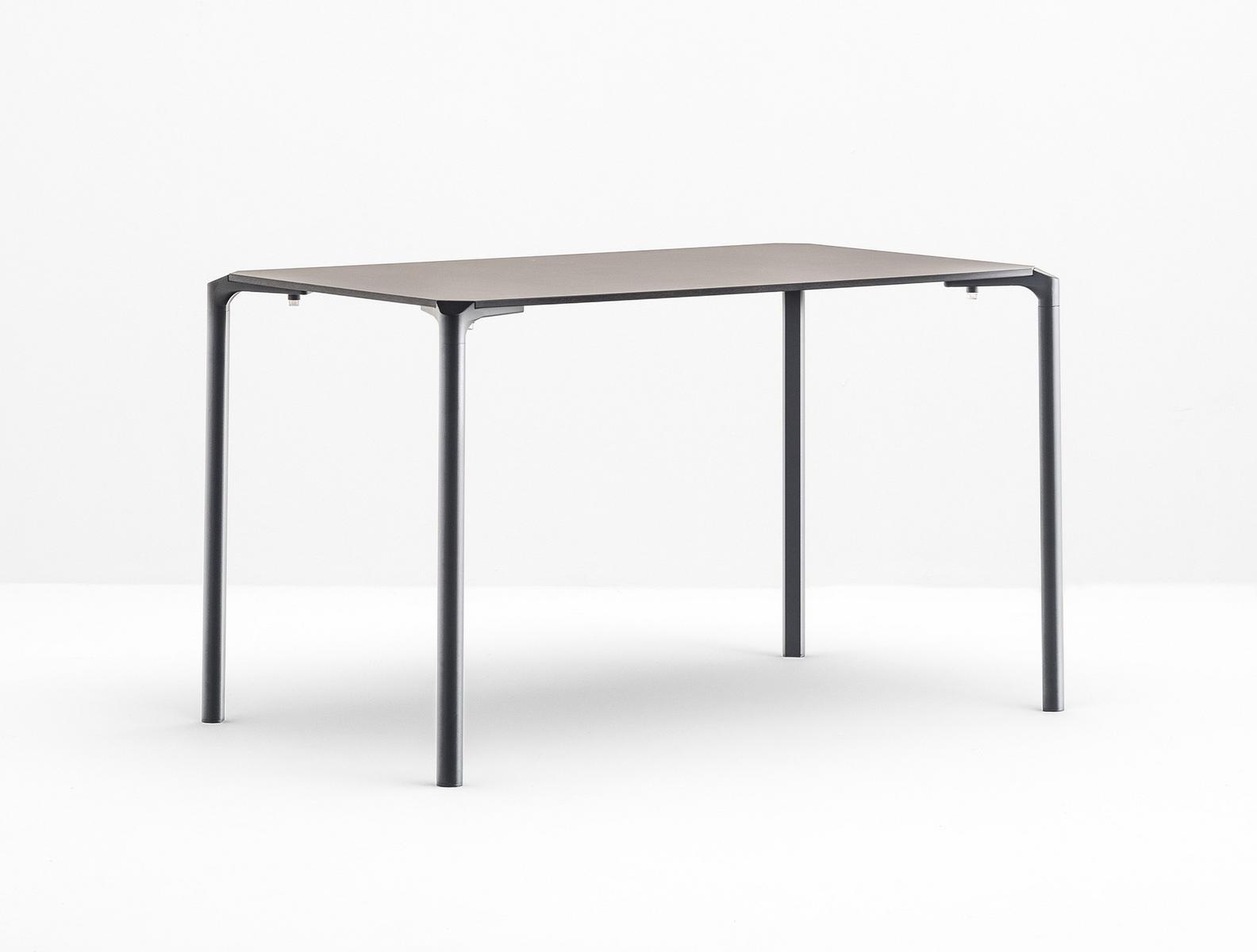 Stackable square aluminium table | Jump Tj4 by Pedrali