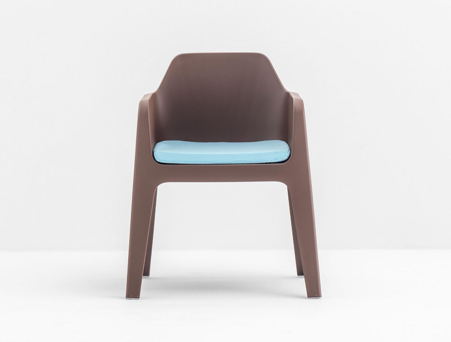 Stackable polypropylene chair | Plus 630 by Pedrali