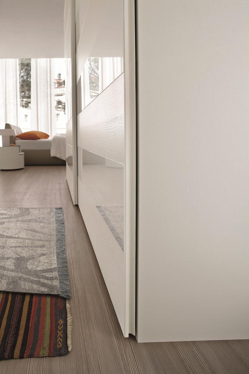 Wardrobe with sliding doors | Step 3 by Tomasella
