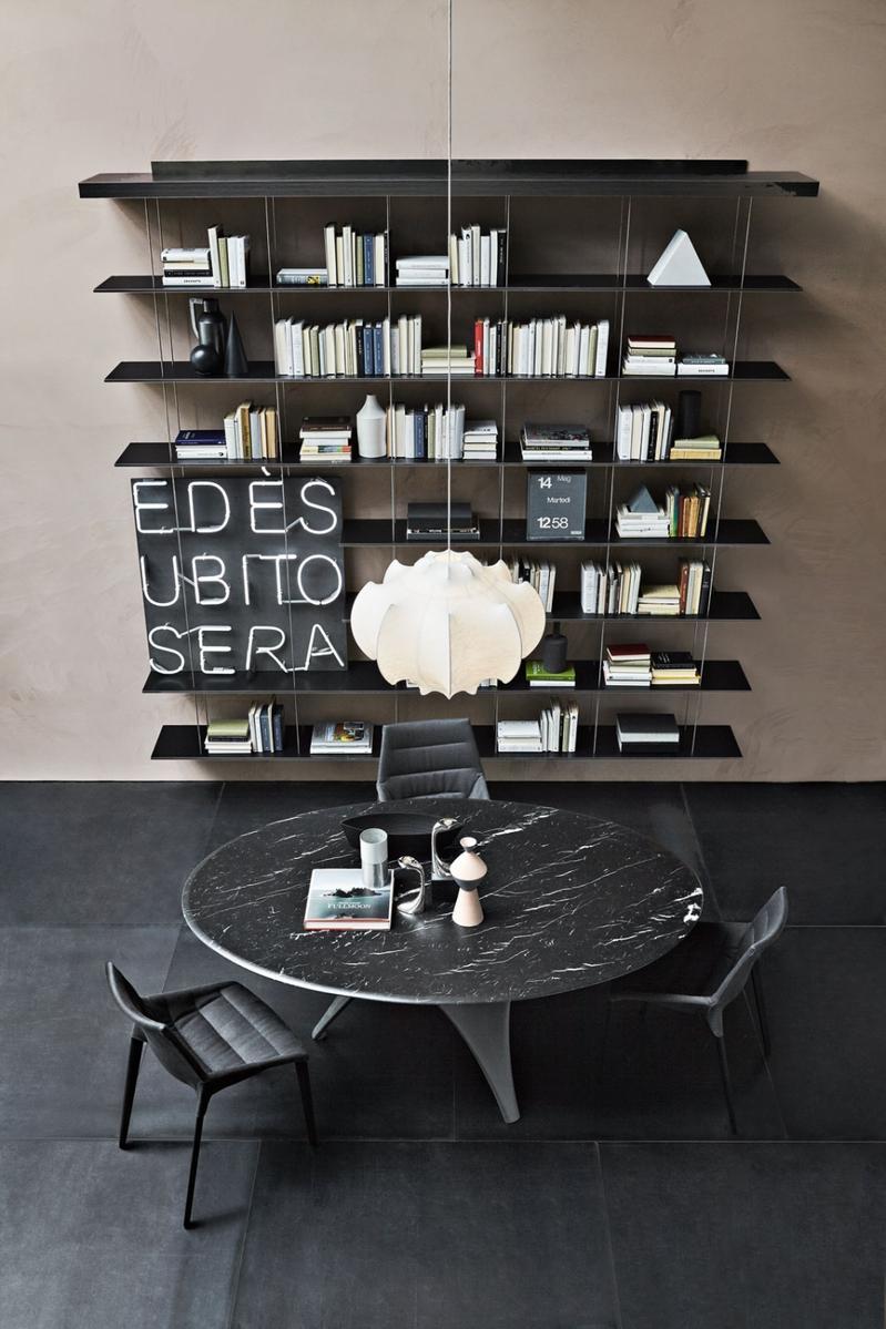 Floating steel and wood bookcase | Graduate by Molteni