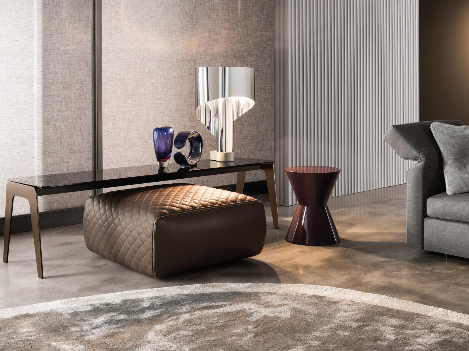 Leather pouf | Ashley by Minotti