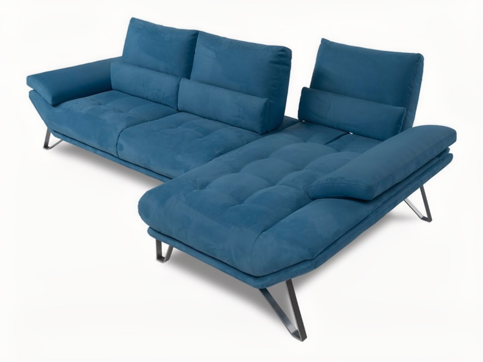 Elegant sofa with tiltable backrests, comfortable lying positions, and dynamic quilting for an embracing living experience. Ideal for leisure and adaptable to any occasion. | Fly 2.0 by Calia Italia